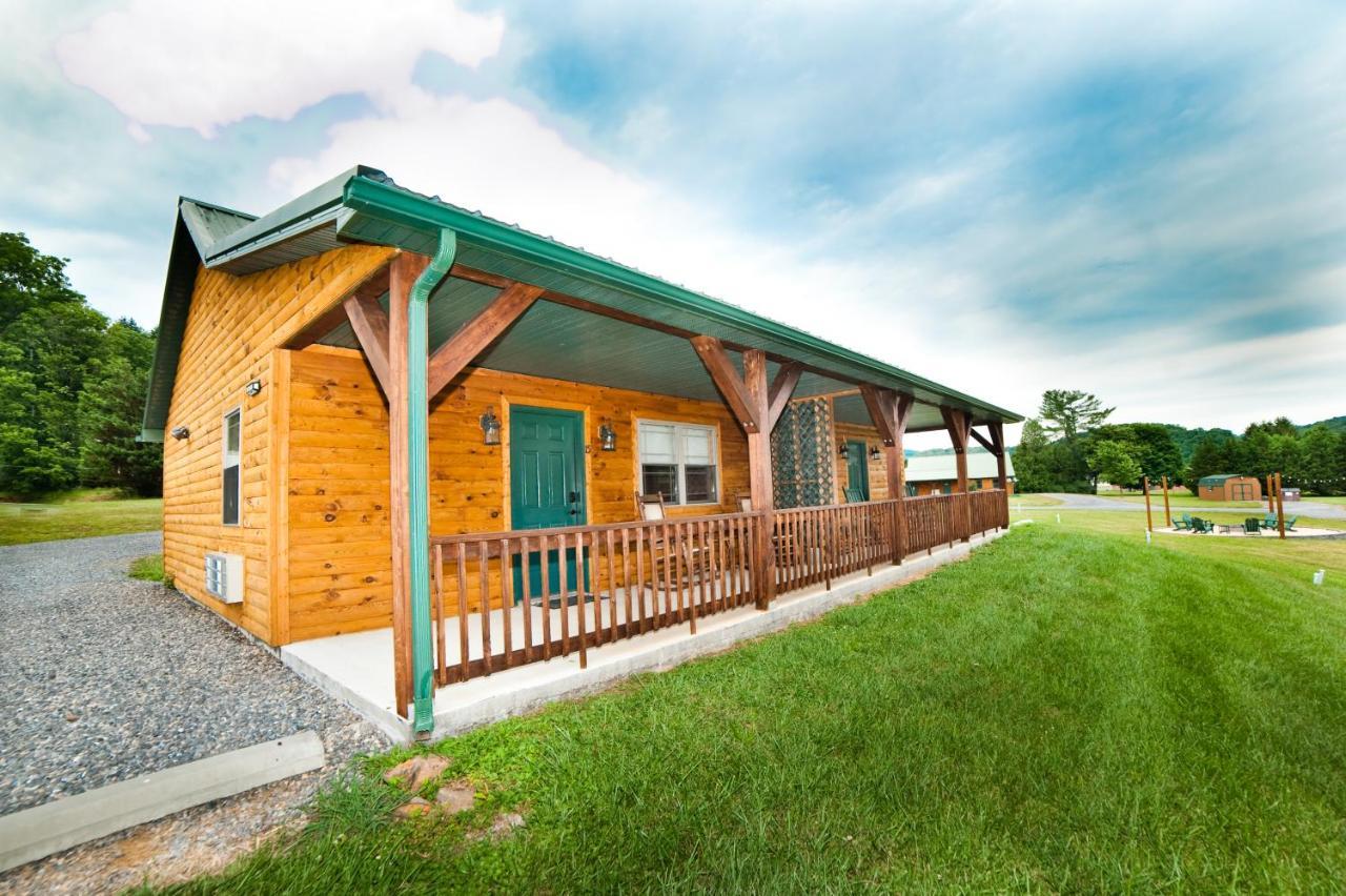 7Cs Lodging Flintstone Bagian luar foto