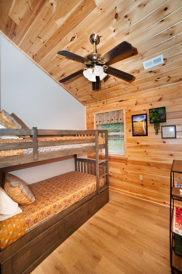 7Cs Lodging Flintstone Bagian luar foto