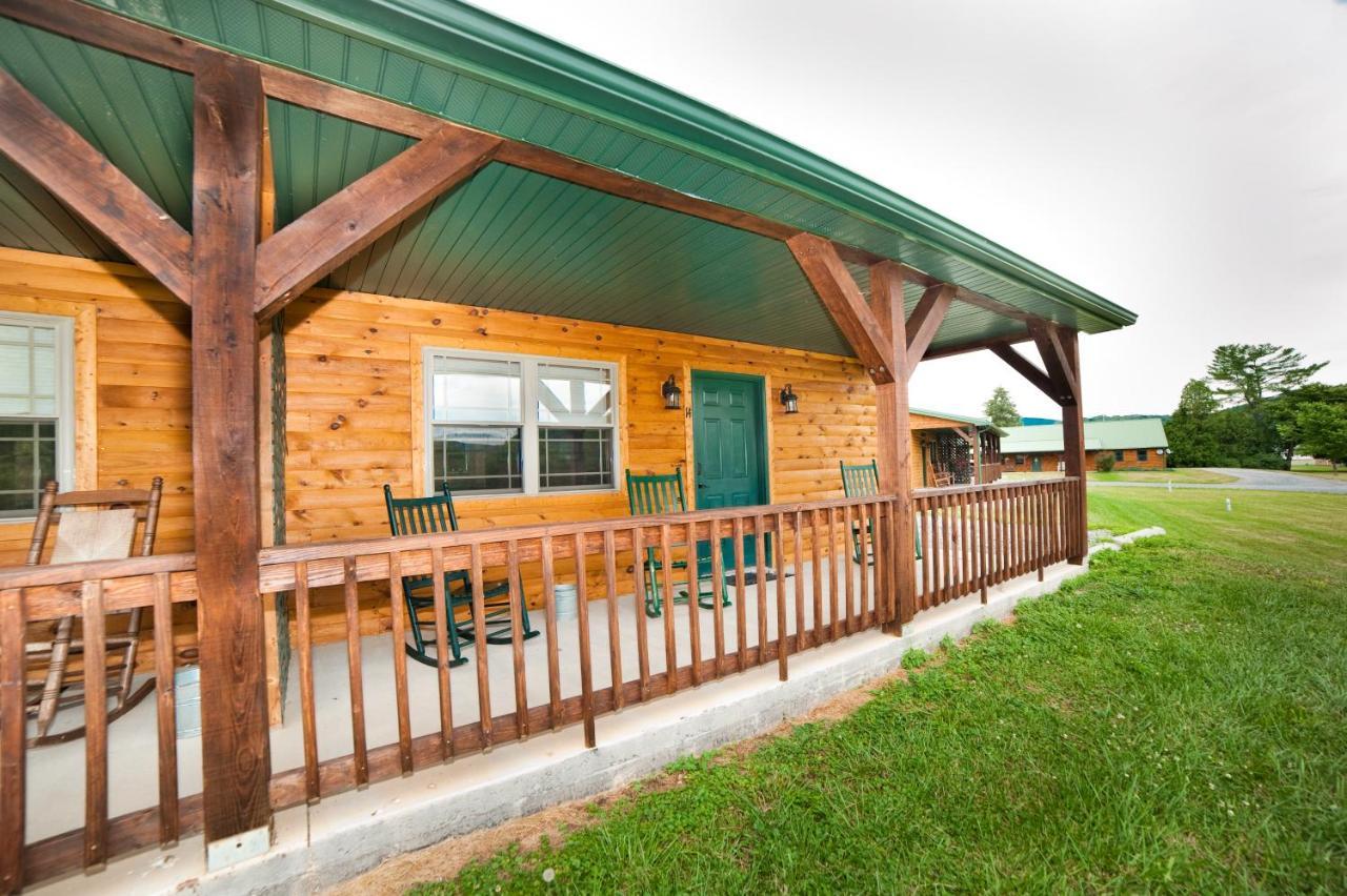 7Cs Lodging Flintstone Bagian luar foto